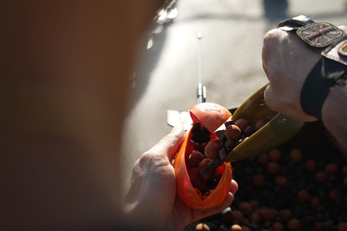 Rocket booster {{168c03b0d186745eadeaaa2f149d0151}}} Medium Orange/Black