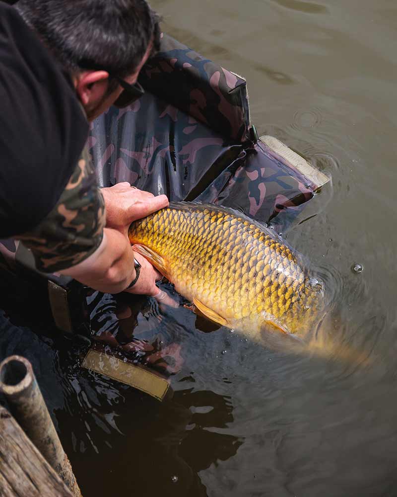 Unhooking mat Fox Camolite