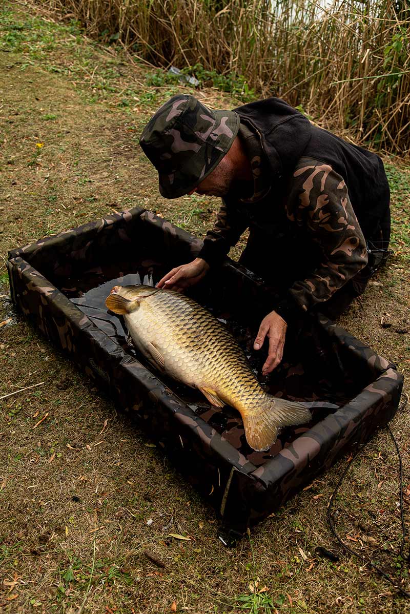 Unhooking mat Fox Camolite