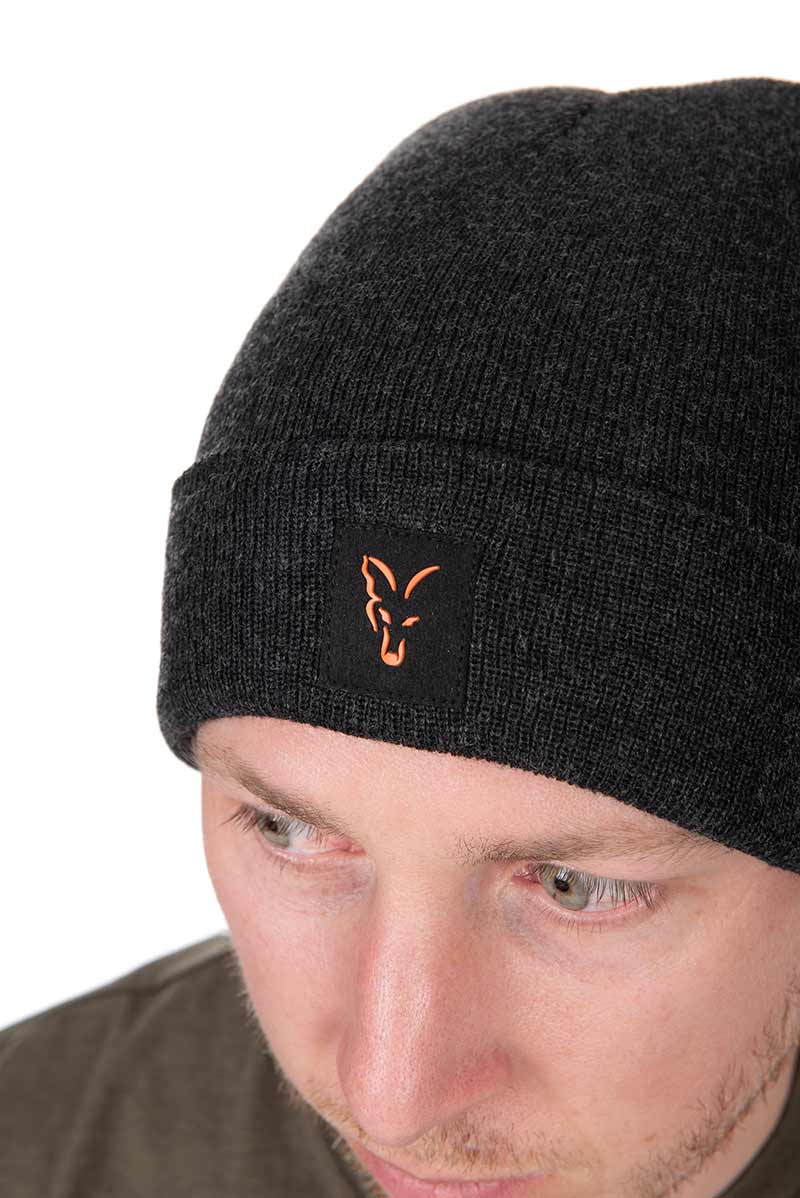 Gorro Fox Collection Beanie Negro y Naranja - Tienda Carpfishing