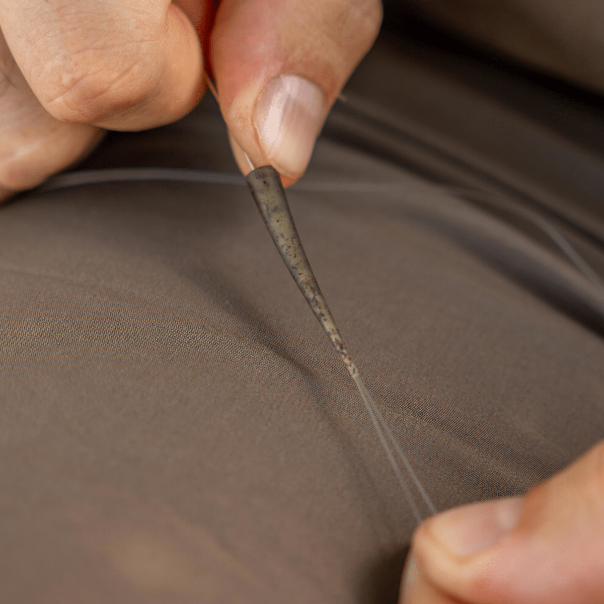 Naked Tail Rubbers Avid Carp Outline FleckTone - Tienda Carpfishing