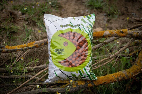 Boilies Superbaits Spices 5 kg 20 mm 1