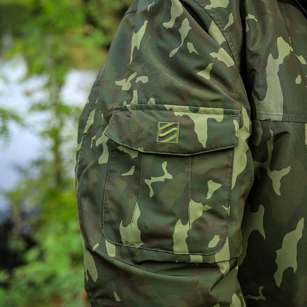 Chaquetón Sonik Camo - Tienda Carpfishing