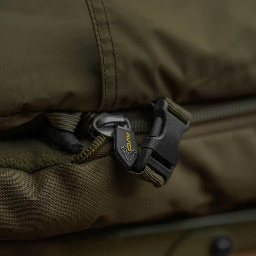 Bed Chair with sleeping bag Avid Carp Benchmark Ultra System