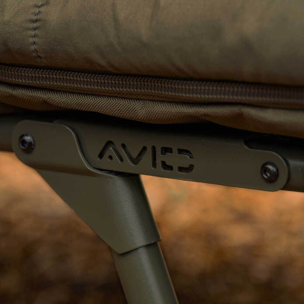 Bed Chair with sleeping bag Avid Carp Revolve System
