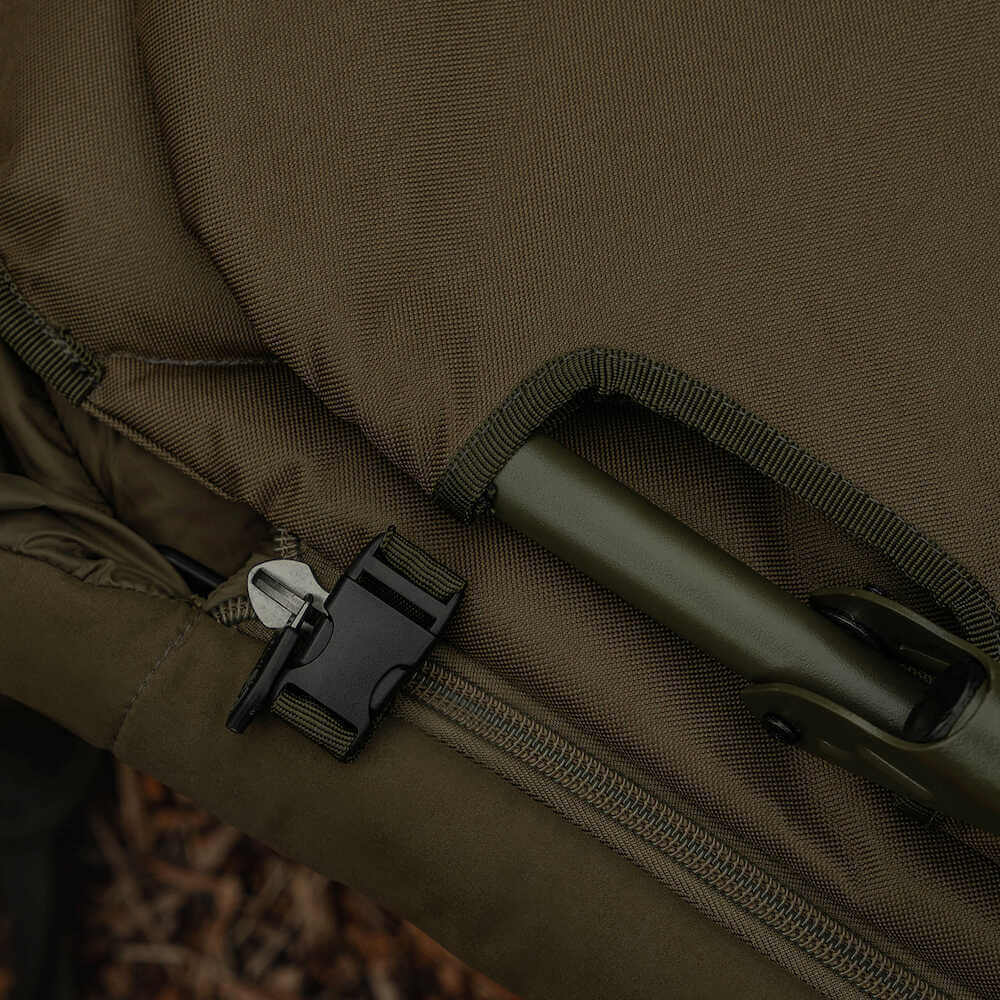 Bed Chair with sleeping bag Avid Carp Revolve X System 8 legs