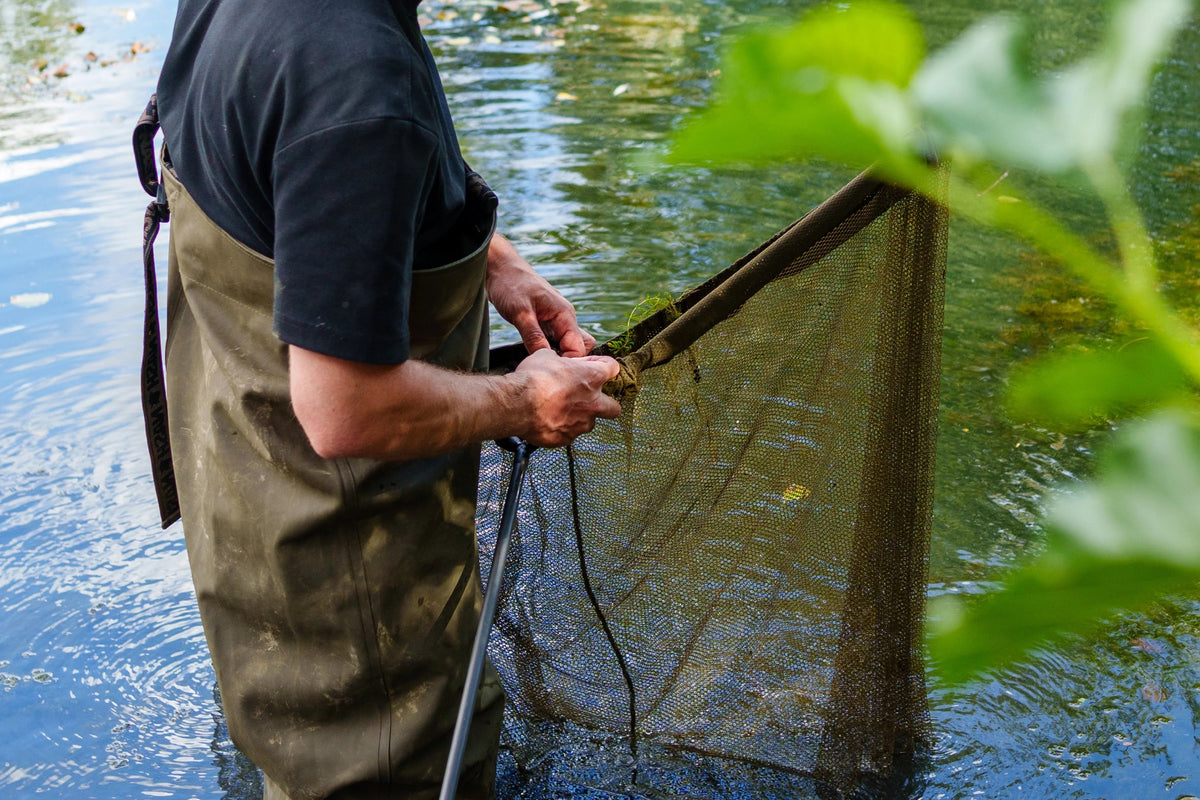Landing net Nash Scope OPS Retract 42" 2 Sections Compact