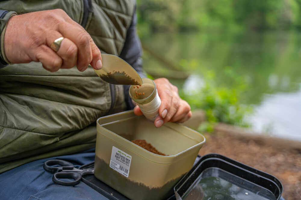 Bucket and Shovel Set Korum