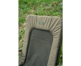 Silla Korum Supa Lite Stretch Deluxe, con tejido STRETCH y diseño ergonómico para carpfishing, destacando comodidad y durabilidad.