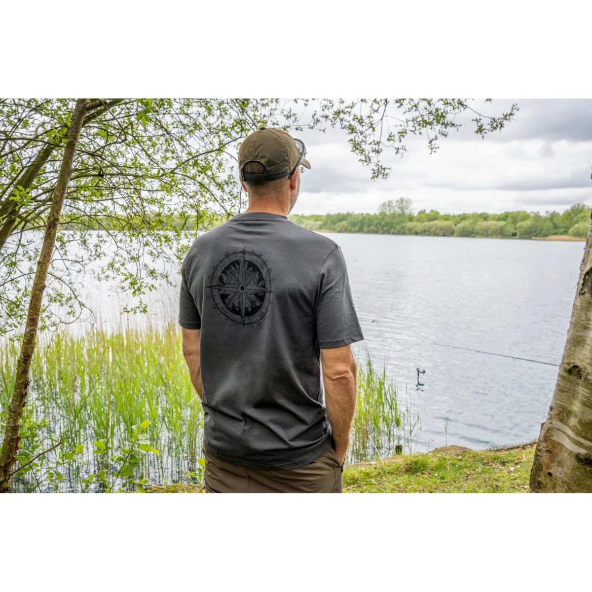 Camiseta Avid Carp Bearing Gris - Tienda Carpfishing