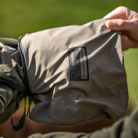 Chaqueta Impermeable Nash ZT Lite Dry Pack - Tienda Carpfishing