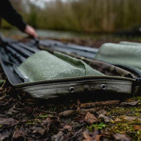 Funda Nash Subterfuge Bushwhacker & Prodding Stick Bag - Tienda Carpfishing