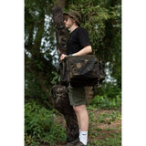 Macuto Korda Compac Framed Dark Kamo S - Tienda Carpfishing