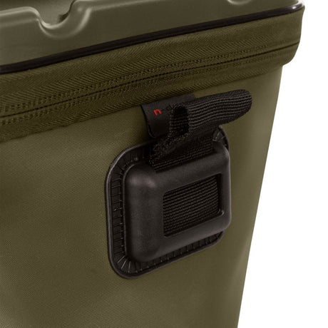 Macuto Trakker Downpour T1 L Verde 40 litros - Tienda Carpfishing