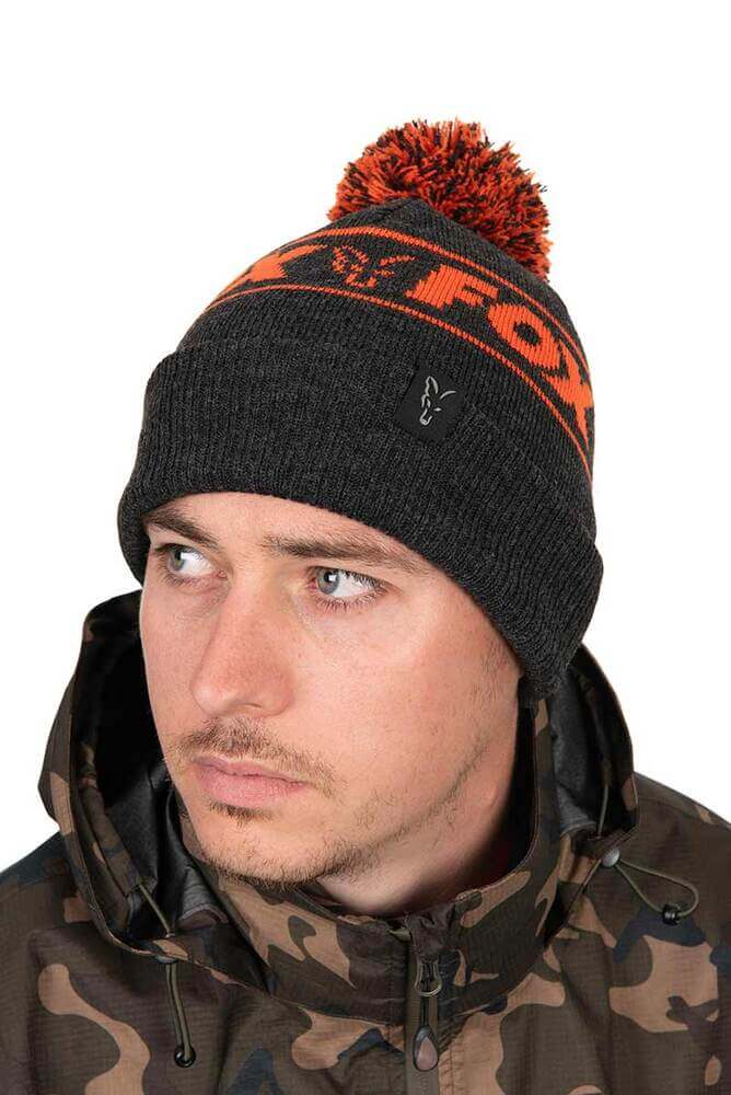 Gorro Fox Collection Negro/Naranja con bola - Tienda Carpfishing